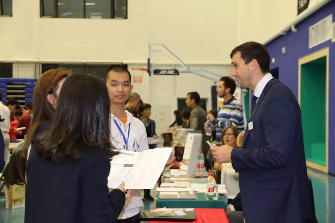 北京大学附属中学国际部联盟校大学展图片02