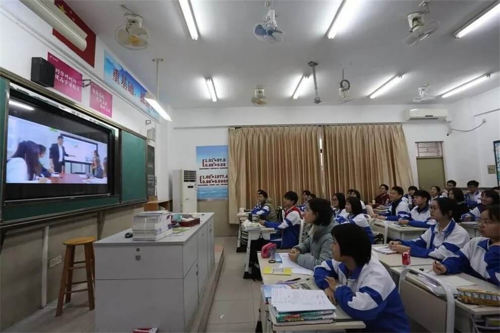 佛山市华英学校国际部课堂学习图片01