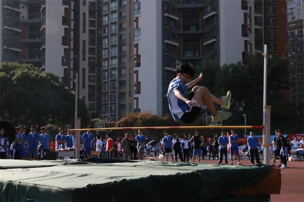 深大师范学院国际高中运动会图片06