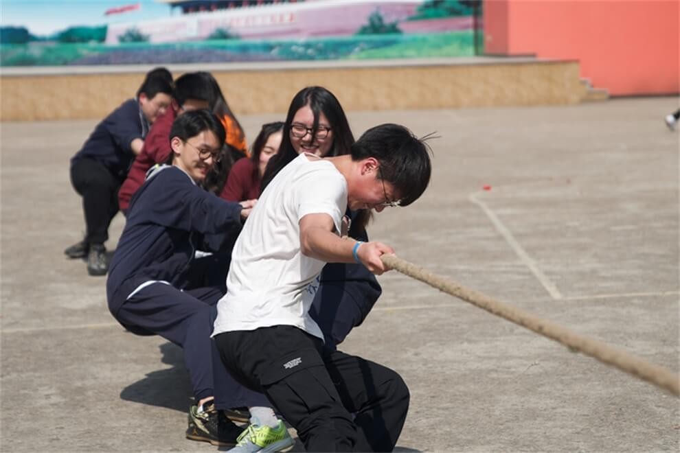 上海诺科学校拔河比赛图片04