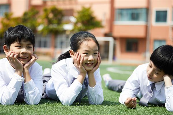 国际学校学生图片01