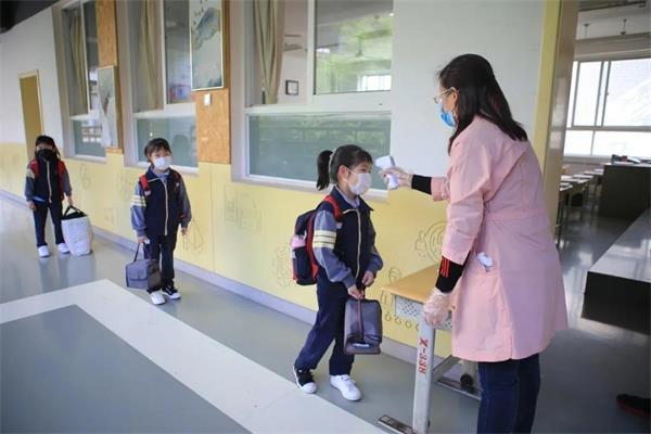 西安高新国际学校低年级的小可爱们开学图片2