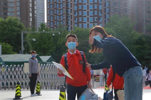 西安高新国际学校低年级的小可爱们开学图片7