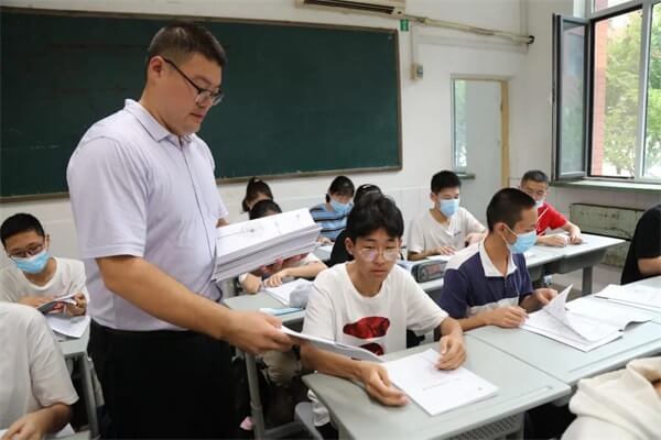 淄博十一中国际部：赶超！让暑假成为新高一“第一学期”02